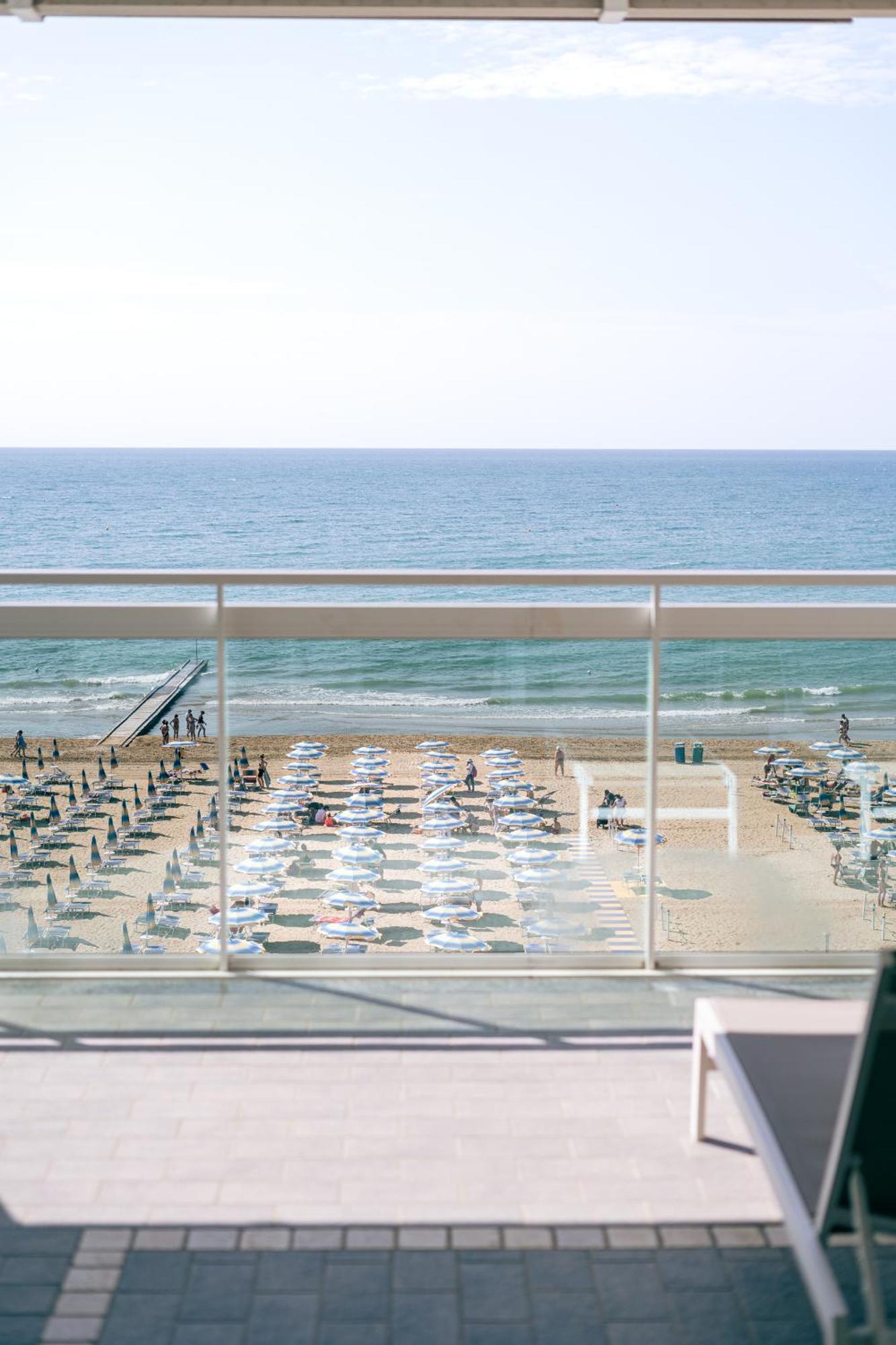 Hotel Orizzonte Lido di Jesolo Exterior photo