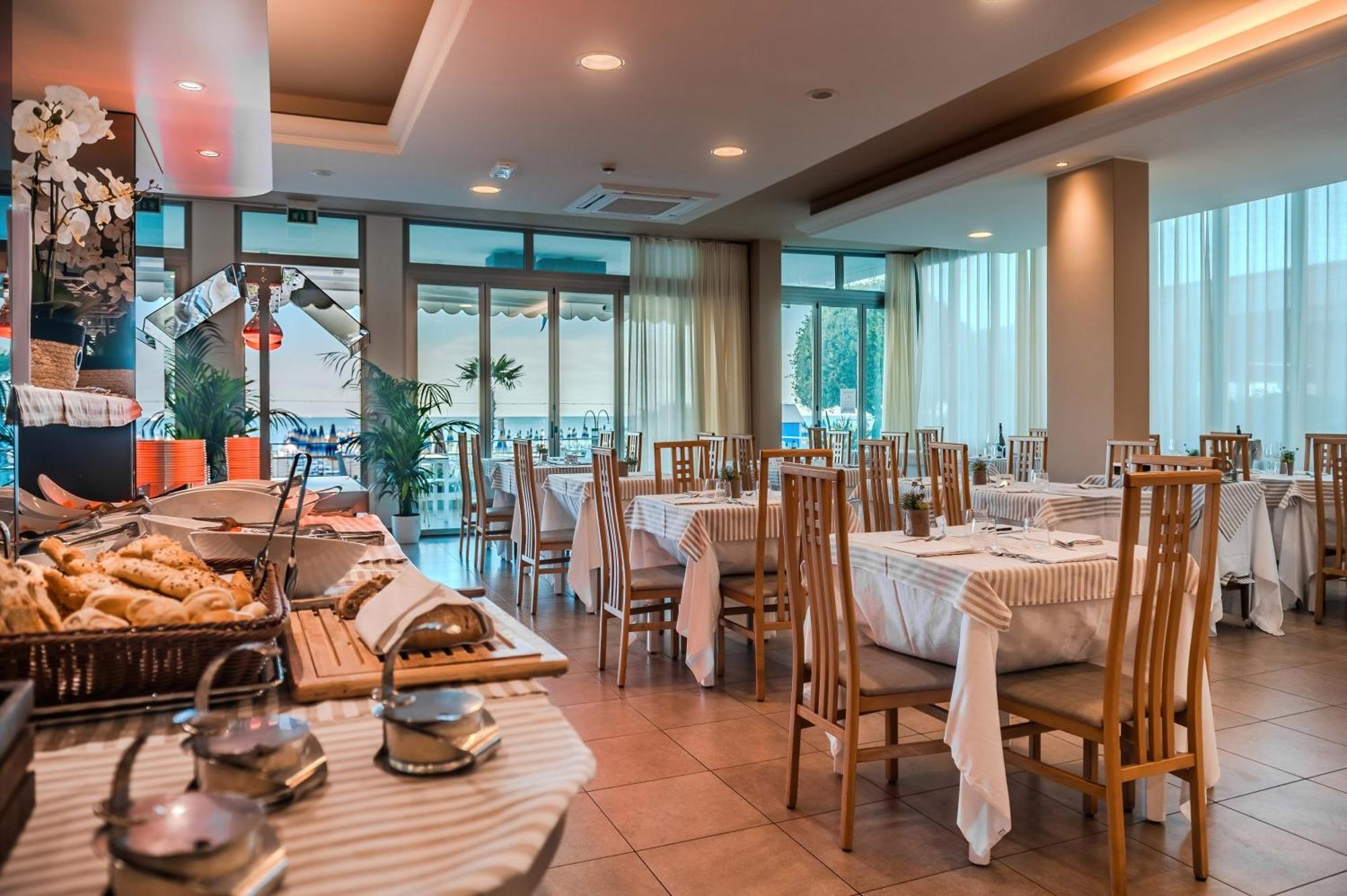 Hotel Orizzonte Lido di Jesolo Exterior photo